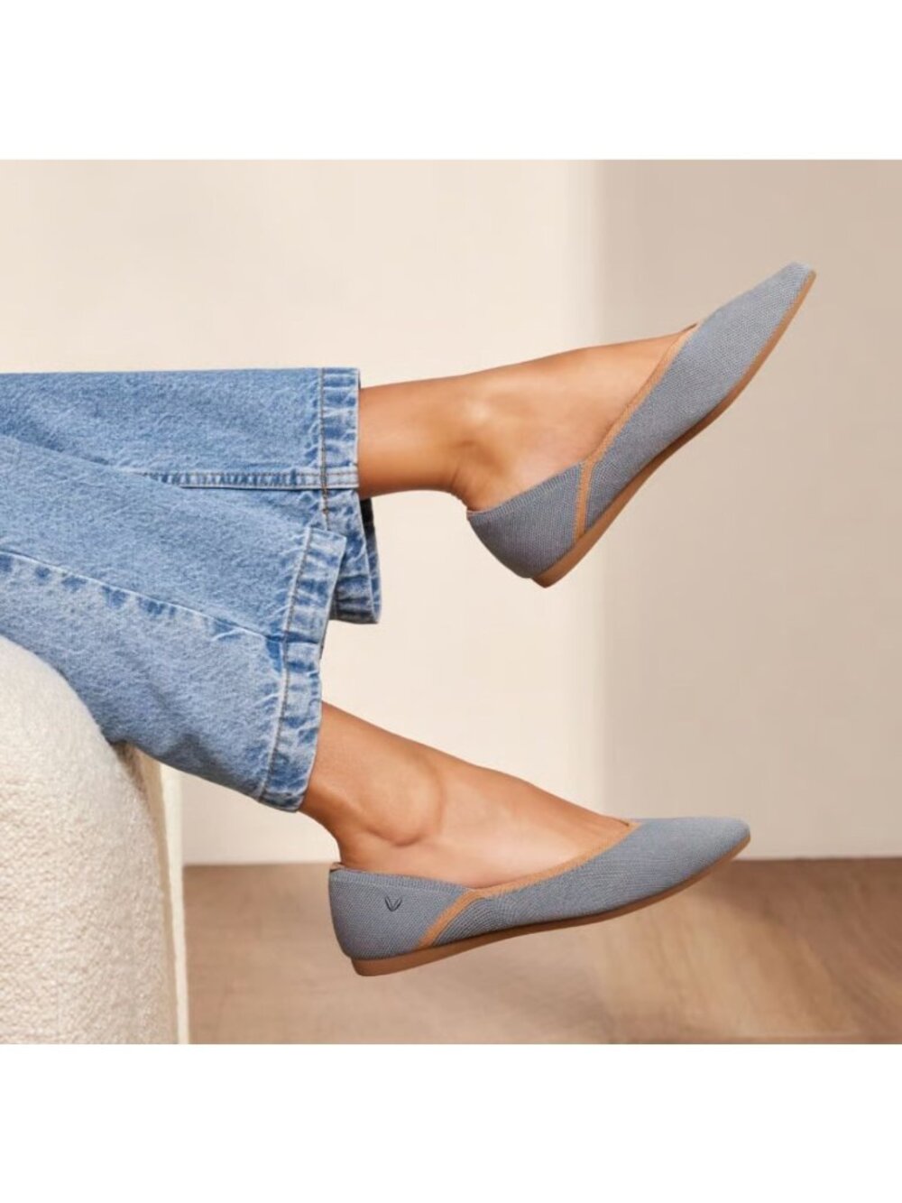 VIVAIA Vienna 2.0 Pointed-Toe V-Cut Flats Sz 35 Sandy Blue